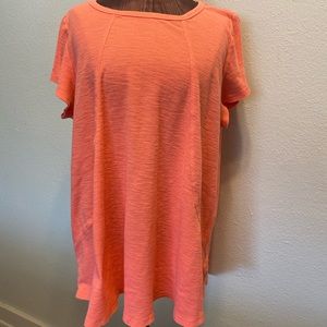 CK Performance Tee w/ high-low hem.